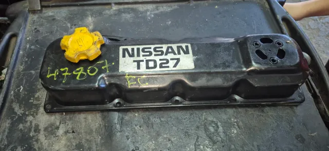 Tapa de válvulas Nissan TD27 100cv