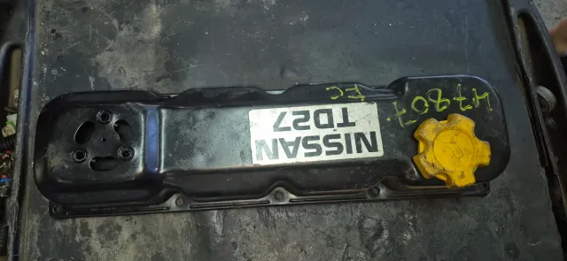 Tapa de válvulas Nissan TD27 100cv