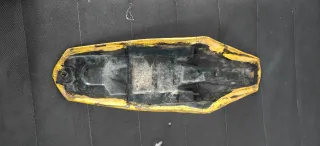 Asiento de moto amarillo procedente de una sherco