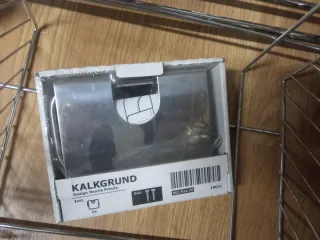 Varios artículo de baño: Grifos, portarrollos...