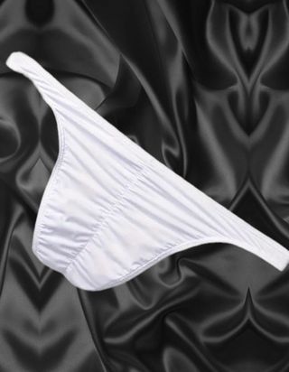 Ropa interior blanca