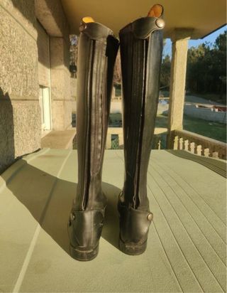 Botas de montar de cuero negro