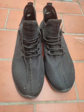 Zapatillas negras ligeras verano