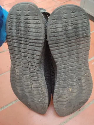 Zapatillas negras ligeras verano