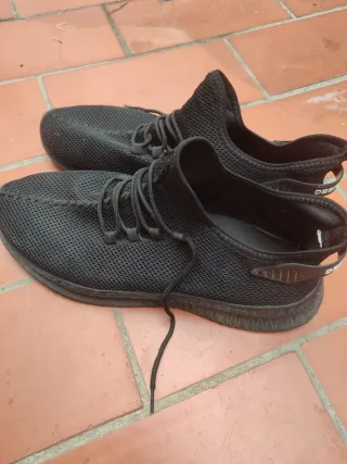 Zapatillas negras ligeras verano