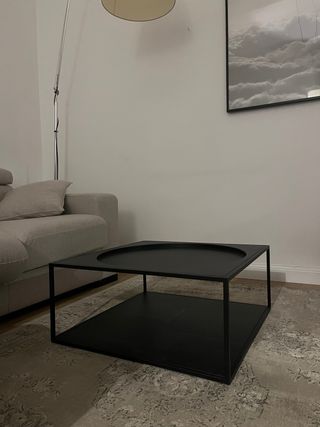 Tavolino quadrato in metallo nero