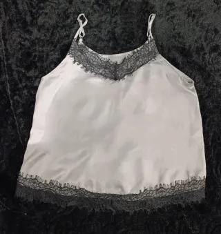 Camiseta tirantes encaje satén mujer