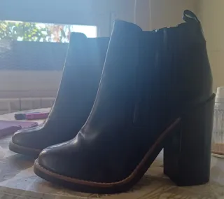 Botines de tacón azul oscuro