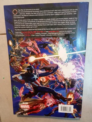 Tomo secret Wars en inglés barato