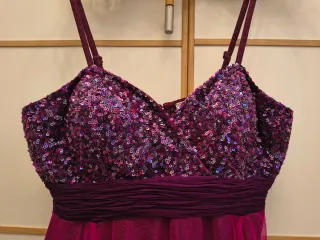 Abito da cerimonia con paillettes