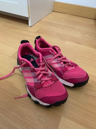 Zapatillas Adidas Kanadia 7 TR Mujer Talla 36.