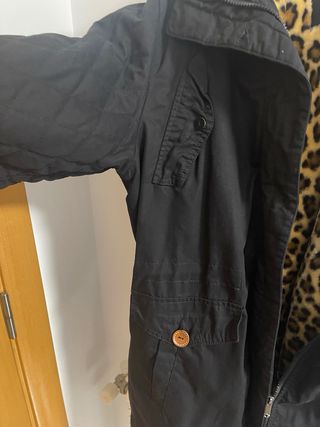 Chaqueta negra con forro de leopardo T L