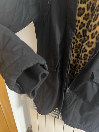 Chaqueta negra con forro de leopardo T L