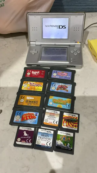 Nintendo DS Plata con juegos