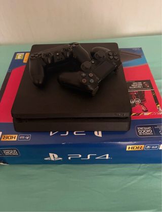 Playstation 4 1 tera + 2 Controller