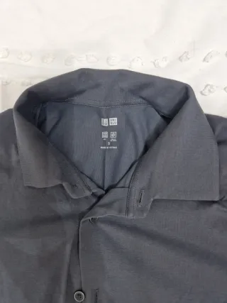 Camisa Uniqlo airism gris Talla S hombre