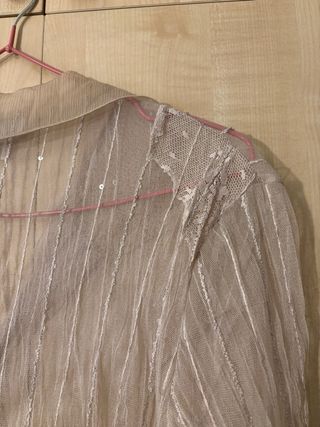 Blusa Dikton's beige transparente con brillos