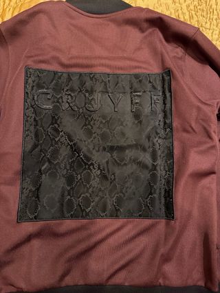 Chaqueta Cruyff Talla S Morada