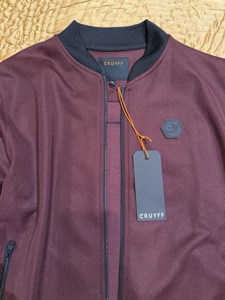 Chaqueta Cruyff Talla S Morada