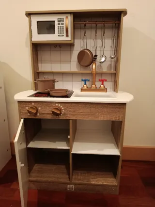 Cocina de madera Eurekakids con accesorios