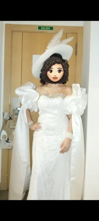 Vestido Blanco  con mangas abullonadas