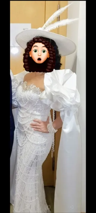 Vestido Blanco  con mangas abullonadas