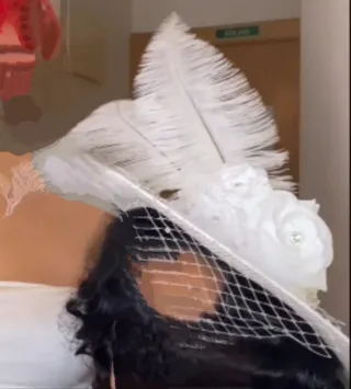 Vestido Blanco  con mangas abullonadas