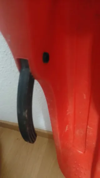 Trineo rojo con cuerda