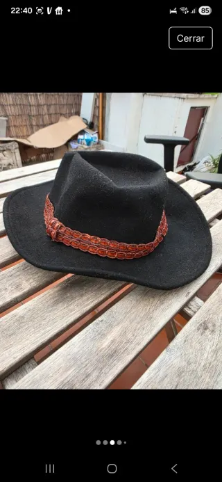 Sombrero unisex negro con banda marrón