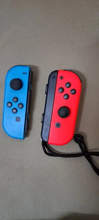 Mandos Nintendo Switch Morado y Amarillo