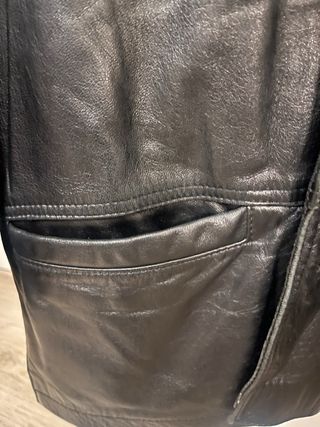 Chaqueta de piel negra