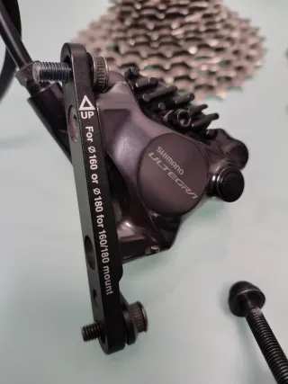 Grupo Ultegra Di2 12v + Bielas Dura Ace