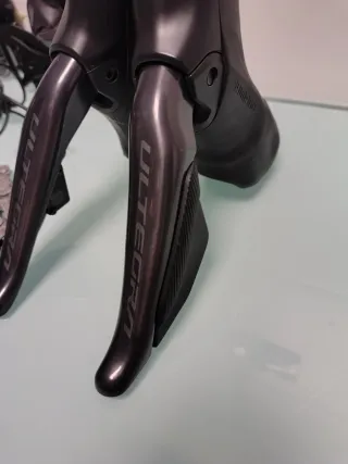 Grupo Ultegra Di2 12v + Bielas Dura Ace