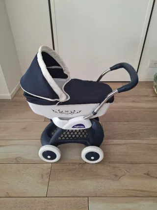 Bambola Nines D'Onil 47cm con carrozzina inglesina