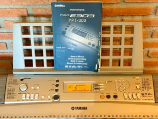 Teclado Yamaha PSR E303 YPT-300
