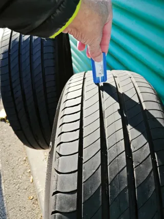 2 Ruedas de coche a medio uso