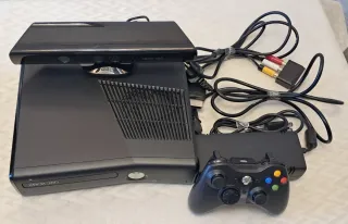 Xbox 360 Negra con Kinect y Mando