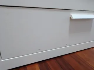 Cama blanca extensible IKEA con cajones