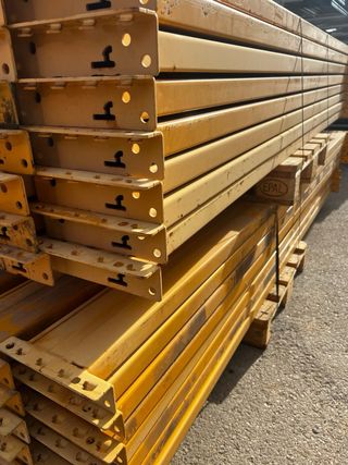 Estanterías industriales metálicas azules