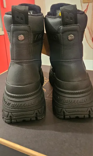 Stivaletti Buffalo neri