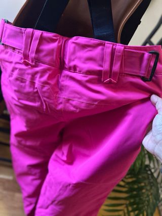Pantalón de nieve rosa con tirantes