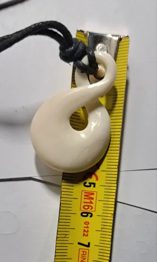 Infinito Maori scolpito a mano cordino cerato