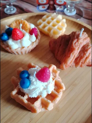 Candela a forma di Waffle con Frutta