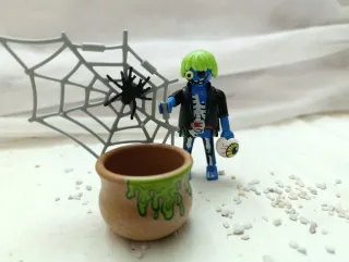 Figura Zombie Halloween Caldero Araña