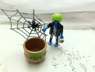 Figura Zombie Halloween Caldero Araña