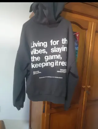 Sudadera Bershka Negra con Estampado