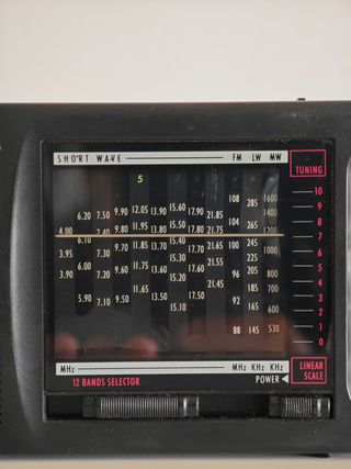 Radio Grundig Yacht Boy 205