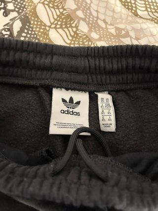 Pantalón chándal Adidas negro