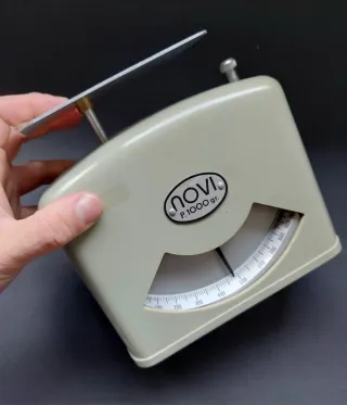 Balanza mecánica ANTIGUA de precisión. España.