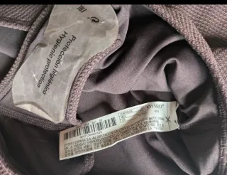 Bañador de Zara con un diseño texturizado. Talla S